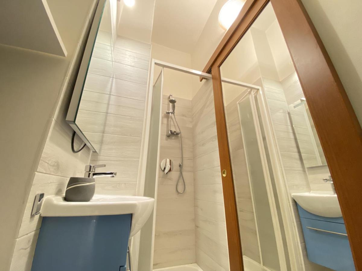 Stylish Apartment In Como Downtown Екстериор снимка